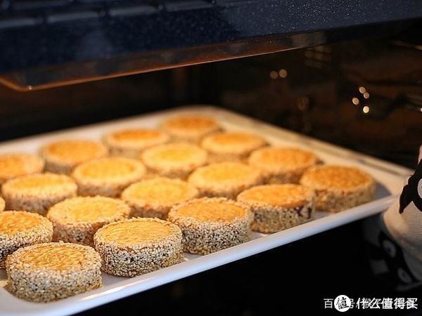 紫薯别再蒸着吃了，试试这样做，奶味浓郁，香软可口，太好吃了