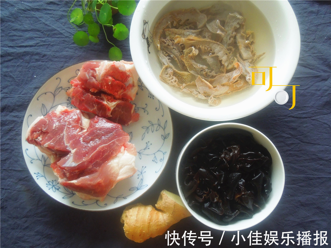 肉香满溢的蹄髈烧法,笋干和木耳更受欢迎,炖一锅一家人吃两餐