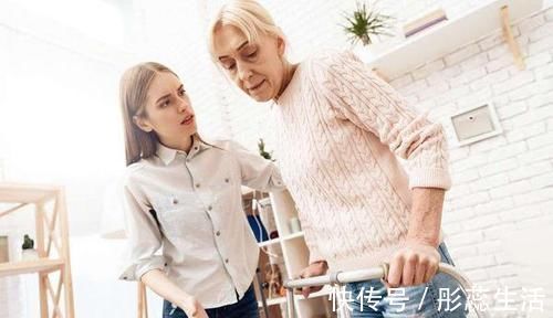 血管堵塞|老人脚上出现3种感觉,需警惕,这或暗示你血管已堵塞,莫忽视