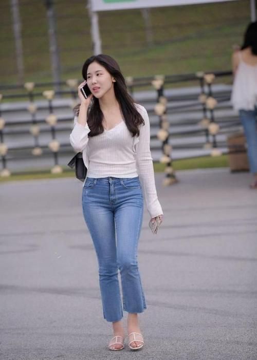 表现力|简洁风格也能美到极致，牛仔裤，轻松呈现个人魅力！