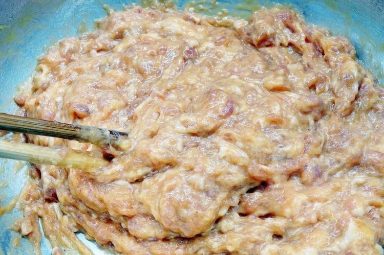 饺子|拌肉馅,先打水还是先调味这才是正确做法,饺子鲜嫩多汁特别香