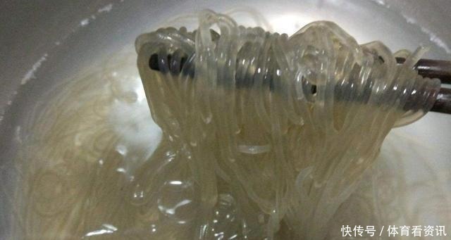 晚餐|既是菜也是主食，晚餐照着做，低脂健康，胖子越吃越瘦