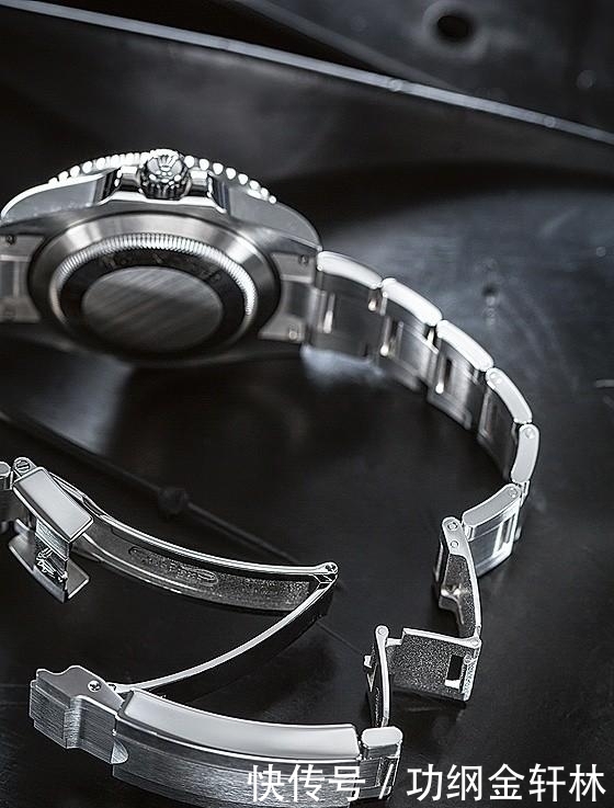 着巨大|运动表和潜水表之间有何区别?