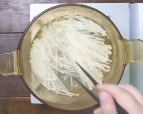  正道|冬天要刺激一回！酸酸辣辣才是正道啦！肥牛这样做才好吃~