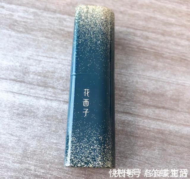 唇部|国货口红“真不行”完美日记被吐槽,花西子风评差,难怪用大牌