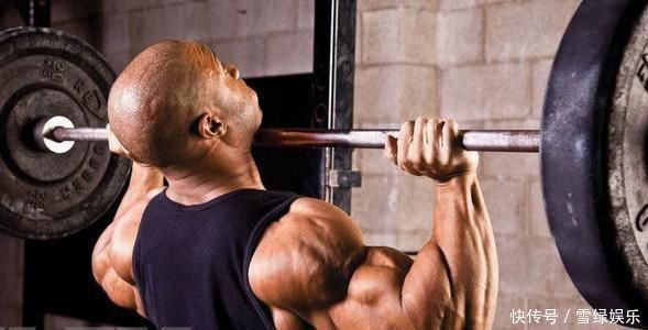 健身|同样是杠铃推举,站姿比坐姿强在哪里这几个优点让健身老手心动