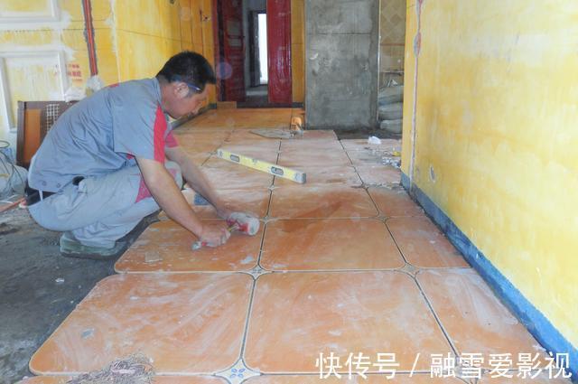 瓷砖|这几件事没有提前交待好,就让泥瓦工铺瓷砖,可能要花更多钱返工
