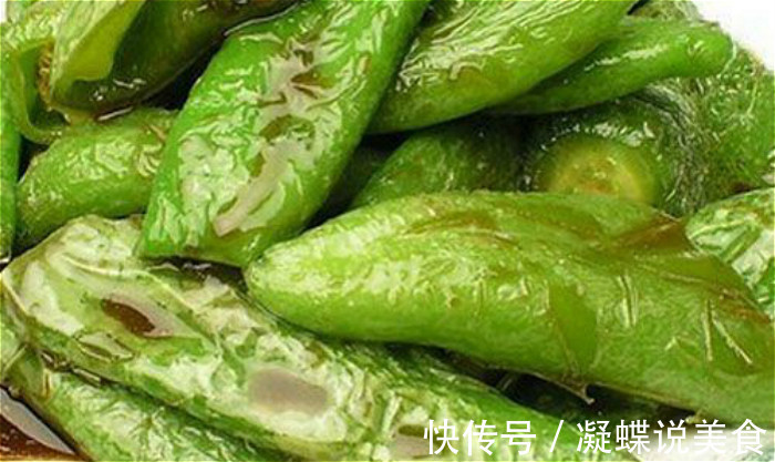 虎皮青椒怎么做菜好吃关键在先放油还是青椒，弄错起皮不入味