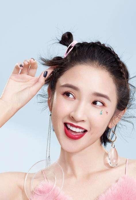 唐艺昕|女生脸上有这4个特征,常被称为精致脸,很容易招惹异性!