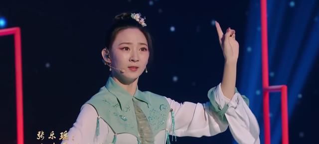 上线吧！华彩少年：黄子韬展示武术，王一博学戏腔，周深镜头少！