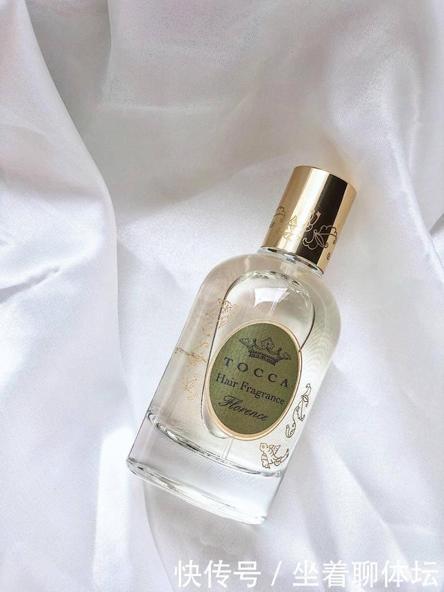 喷雾|年末聚会大家都披头散发就没意思了！这几款秋冬长发的发型才够美