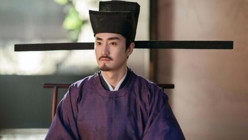 呼延赞@历史上真正的“铁鞭王”既非尉迟恭,也非呼延赞和呼延灼,而是他