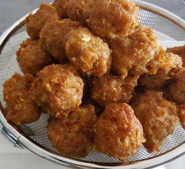 40年火夫:不管什么丸子,油炸时多加“这一步”,丸子又香又脆