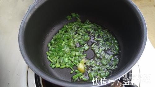银耳|难入睡，隔天就吃1次这菜，养心安神，夜里无梦睡到天明