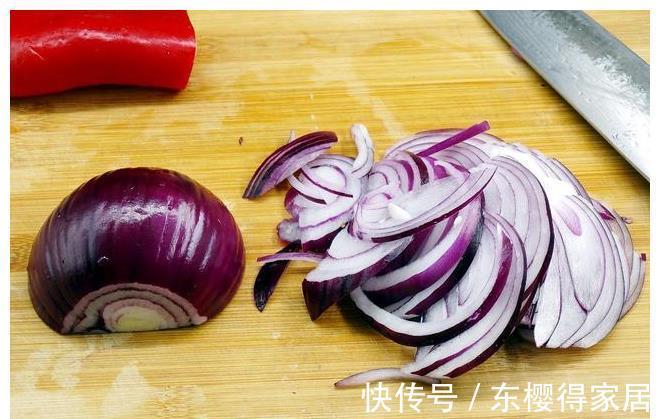 黄皮|夏天买洋葱，遇到紫皮和黄皮选哪个？菜农：别瞎买，差别挺大的