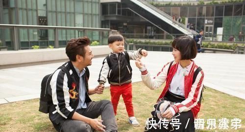 危险物品|孩子误拿502胶水滴眼睛,妈妈30秒内的处理办法,医生都夸奖