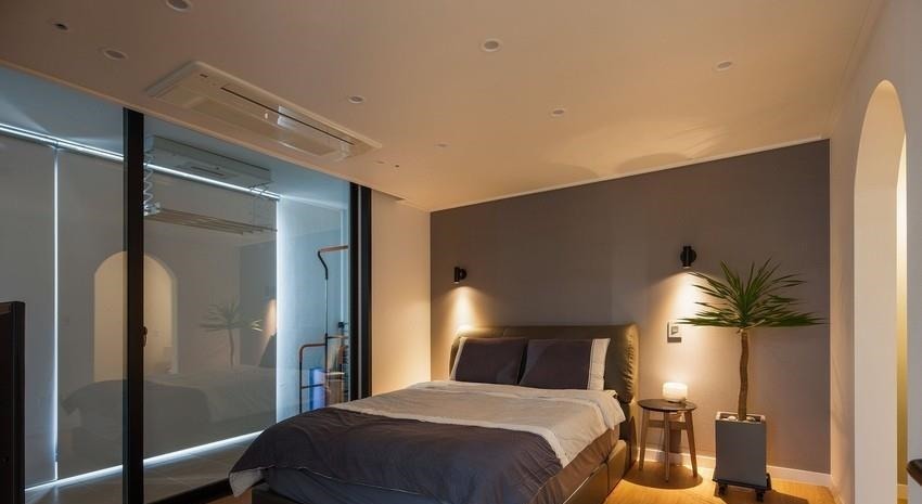 氛围感|理智选择“去客厅化”，只买一张沙发不做累赘设计，111㎡很舒服