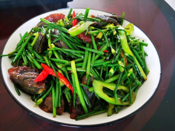 蒜苔|皮蛋炒蒜苔