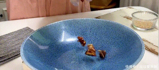 别再买坚果零食吃了,自己在家就能做,酥脆香甜,没有一点苦涩味!