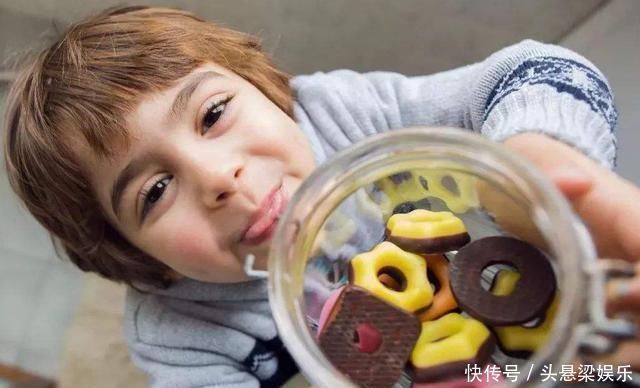专家|专家从小不允许吃零食的孩子，和普通孩子长大后的结局不相同