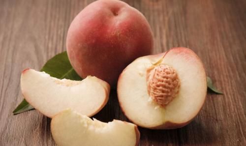 女性不愿老太快，要经常吃3种食物，美容养颜、增强体质！