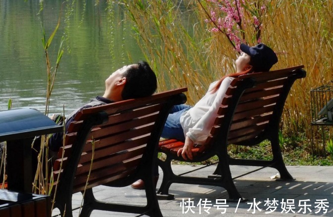 吸烟|104岁老人透露长寿秘诀:既吸烟又喝酒,却唯独不“碰”这件事!