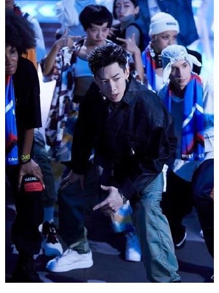 舞台|张艺兴舞蹈炸场！王一博卡点好绝！《这！就是街舞》第四季值得看