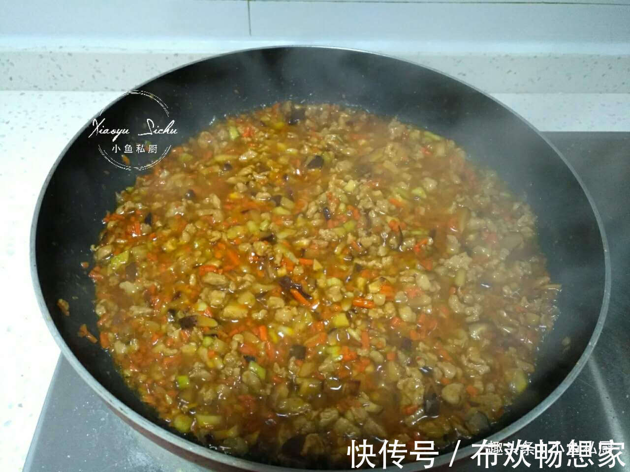 1斤糯米，2个鸡蛋，锅里一煎，喷香解馋，孩子大人吃不够