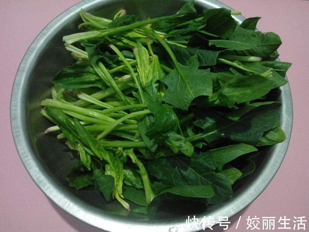 凉拌菠菜|开胃小菜凉拌菠菜,下饭解腻,营养丰富