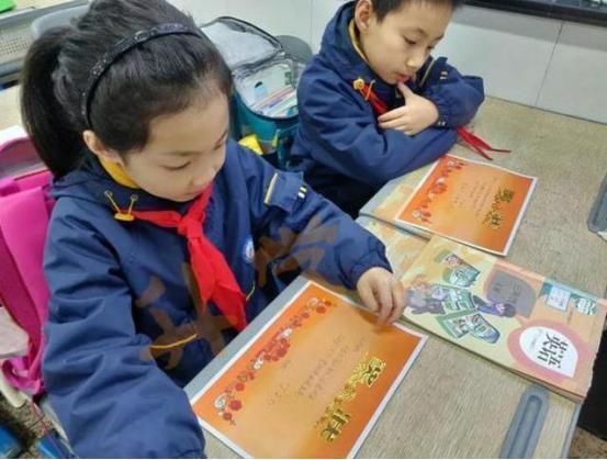 宝妈|“请班上倒数第一的家长发言”宝妈霸气回应3句话，老师羞愧道歉