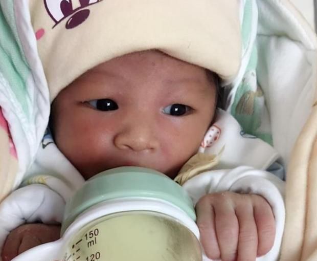 奶瓶|吃母乳与不吃母乳的孩子,长大后有很大差距,家长要引起重视