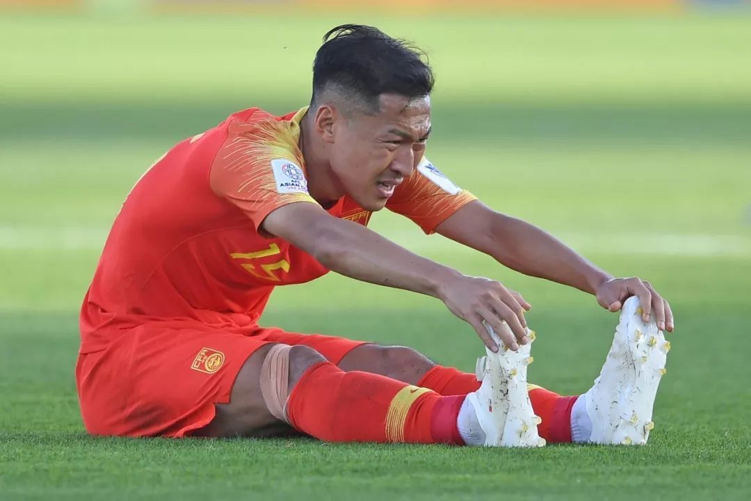 国足|海参是正经海参不?国足队长吴曦被讽“海参哥”,赵震:李铁拉的广告还没给钱
