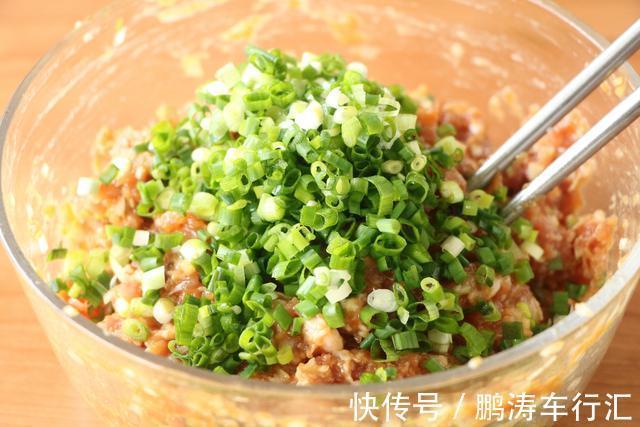 北方地道|大葱猪肉饺子馅儿怎么调才好吃?北方地道的做法,味香料足真好吃