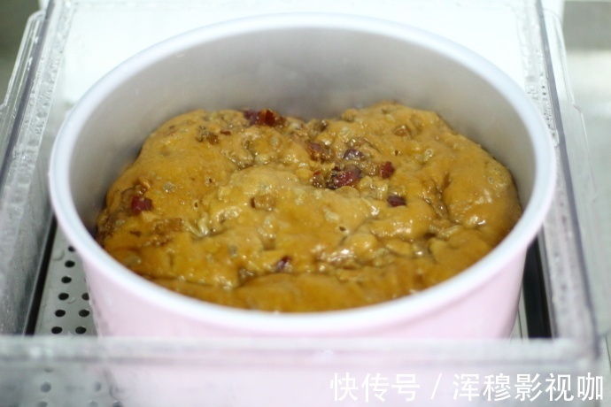 面粉只会做包子馒头不如做成发糕,一拌一蒸,又松软又香甜