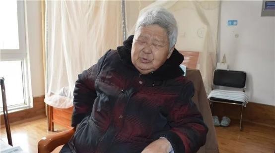 91岁院士研究血脂50年,提醒:3种食物会打垮高血脂“因子”