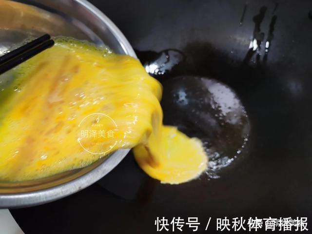 玉米粒|剩米饭这样炒,营养丰富味道好,比吃大鱼大肉还要香,不信你试试