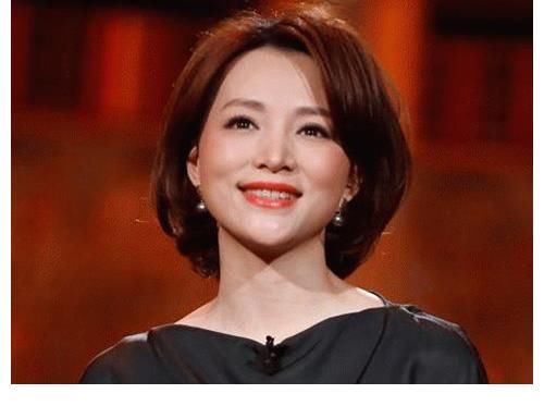 央視一姐董卿，為何連續(xù)四年缺席春晚，背后的真相原因是什么？