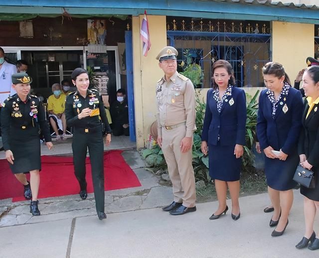 诗妮娜贵妃归来后首次穿军装亮相傲娇样回来了,灭了苏提达威风