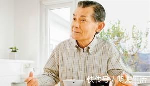 降血糖|糖尿病吃西瓜,升血糖还是降血糖?一个部位值得吃,很多人给扔了