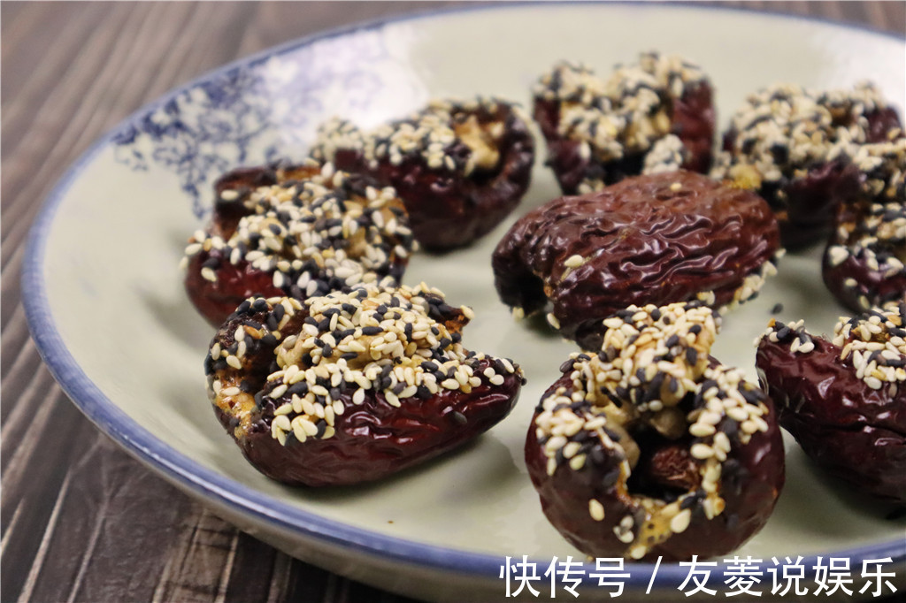 想吃枣夹核桃不用买，红枣核桃一拥抱，等10分钟，满屋子飘香
