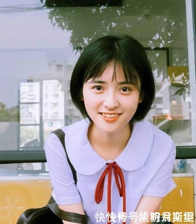 女人头发别瞎剪,今秋选这3款“发型”就对了,时髦显脸小