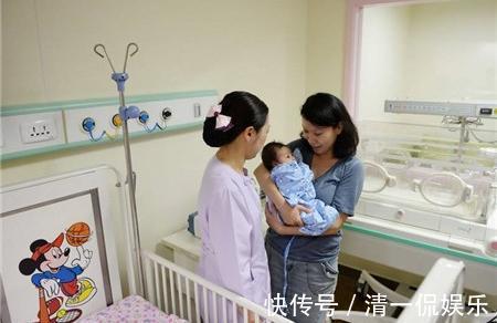 新生|宝宝出产房后,谁先抱能决定其命运第一个人很重要,不是迷信