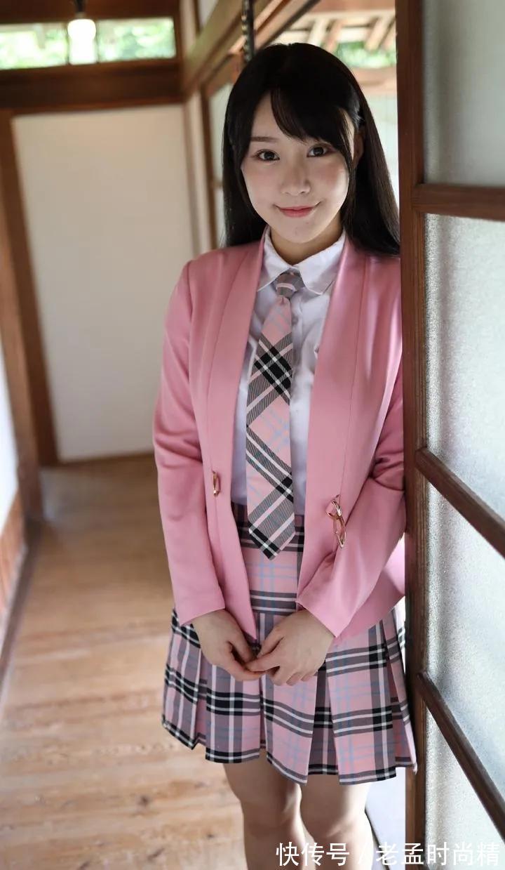 领带|穿西服扎领带搭配百折裙,完美勾勒了当代大学生的无限魅力