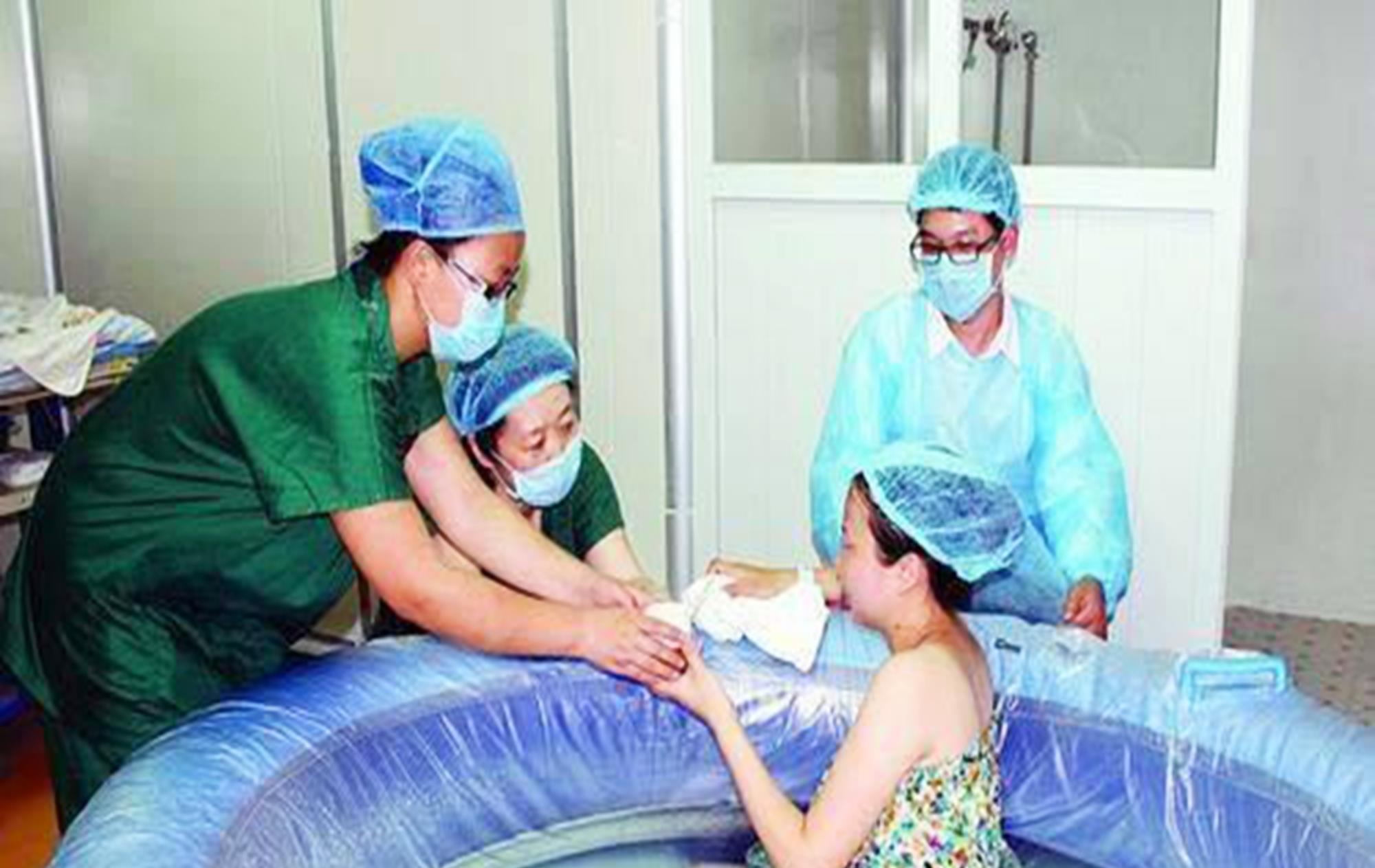 好处|水中分娩好处颇多,为啥女明星很少用呢?产科专家:钱再多也没招