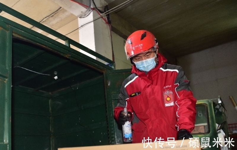 刘强东|刘强东致股东信：偏远省份很多快递员月收入也能过万元