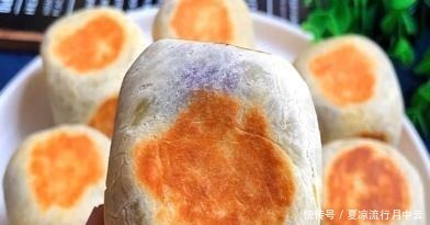 用更少的糖和油,你可以在锅里做紫薯仙豆蛋糕,老少皆宜哦