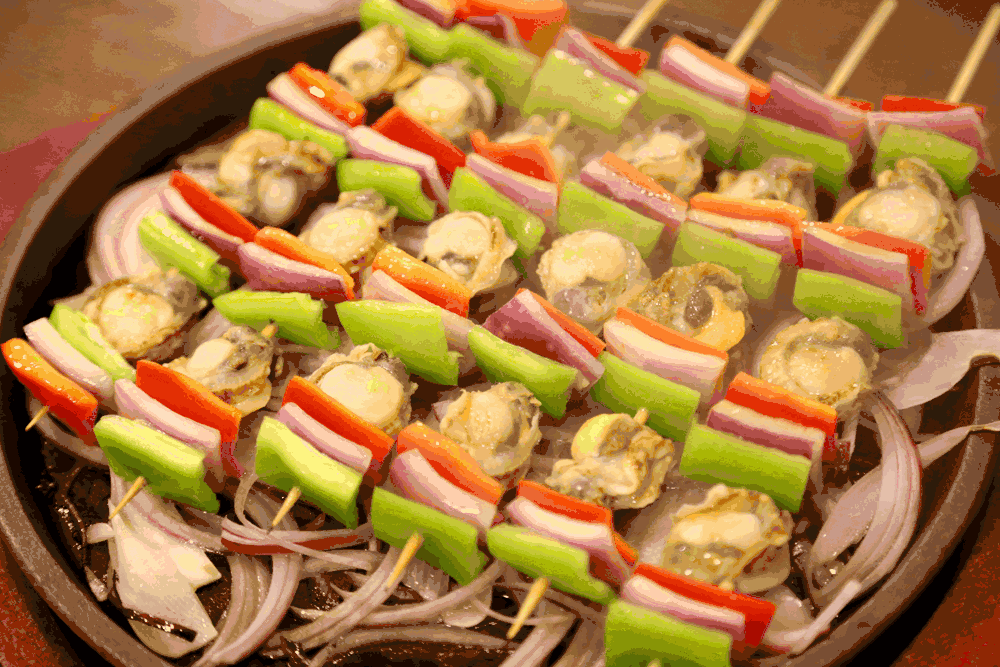 秋天|洋葱这吃法太香了，我家每年中秋节的必备菜色，香味俱全，真下饭