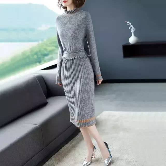 针织连衣裙 新发现一种叫毛衣裙,秋可单穿、冬可内搭,70后女人穿超美嫩