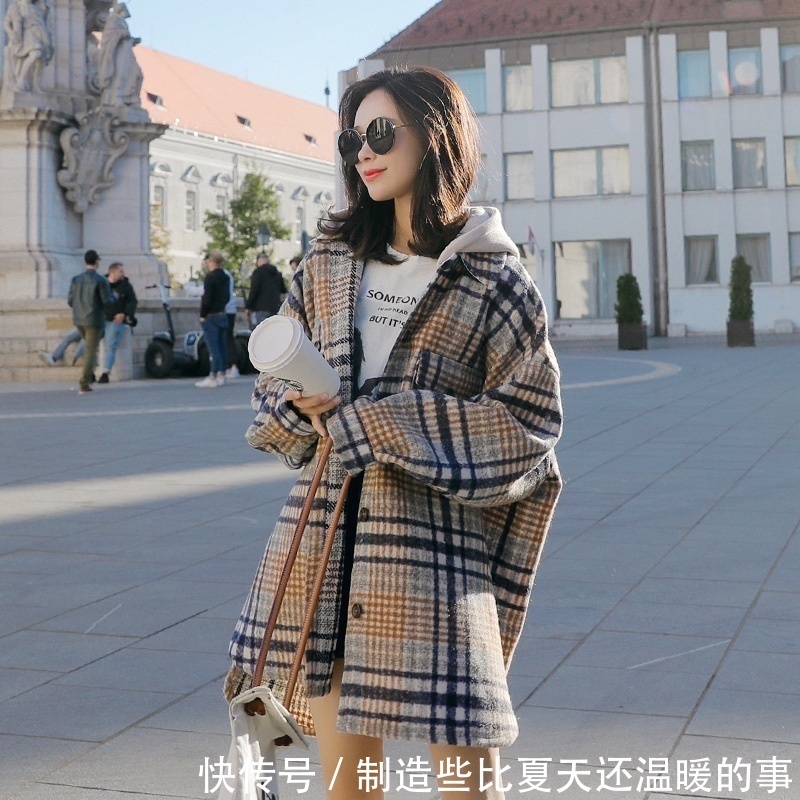 气质出众 建议大家大衣不要配黑裤子!现流行这样穿,美得无懈可击