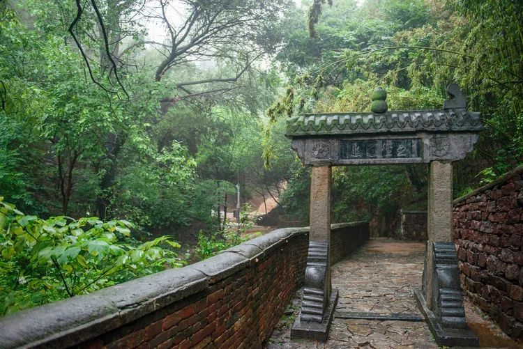 风穴寺|用镜头记录暴雨中的风穴寺